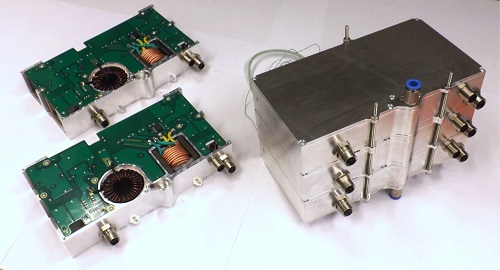 写真:試作したOBC